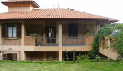 Casa com 4 dormitórios à venda de 298 m² em condomínio em Piracaia/SP - CA3612