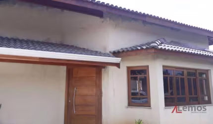 Casa com 4 dormitórios à venda de 180 m² no Jardim Shangri-Lá em Atibaia/SP - CA3288