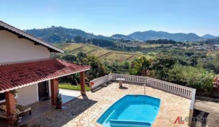 Casa com 6 dormitórios à venda, no Vale do Rio Cachoeira em Piracaia/SP - CA5145