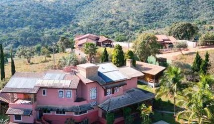 Ampla residência com 3 suítes mais casa de hóspedes à venda em Atibaia/SP - CA5642