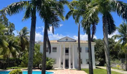 Casa em condomínio fechado com 4 quartos à venda no Portão, Lauro de Freitas , 332 m2 por R$ 2.500.000
