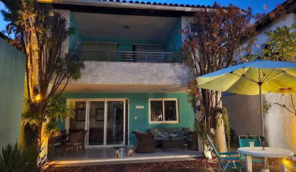 Casa com 4 quartos à venda no Buraquinho, Lauro de Freitas  por R$ 950.000