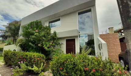 Casa com 5 quartos à venda no Centro, Lauro de Freitas , 250 m2 por R$ 1.300.000