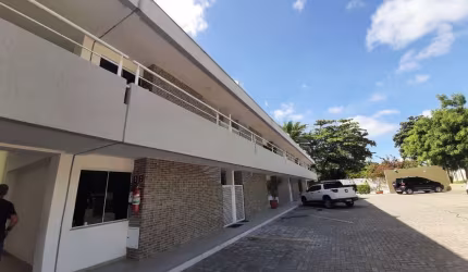 Casa com 4 quartos à venda no Recreio Ipitanga, Lauro de Freitas  por R$ 950.000
