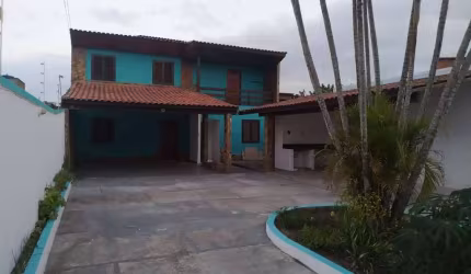 Parque Tropical: casa com 04 quartos, 03 banheiros