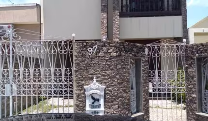 Parque Tarcísio Miranda: casa dois andares com 03 quartos, sendo 01 suíte