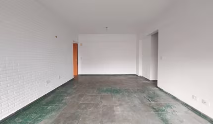 Centro – 2 dormitórios, 81m² e reformado