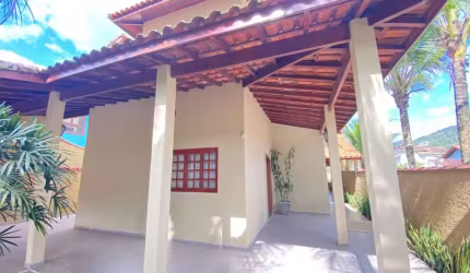 Sobrado com piscina