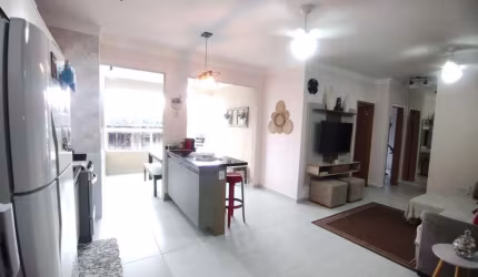Apartamento novo, localizado apenas á 400 metros da Praia das Toninhas.