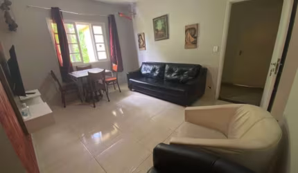 Apartamento de 60m² na Praia Grande, com 2 dormitórios e 3 garagens cobertas, ótima localização !