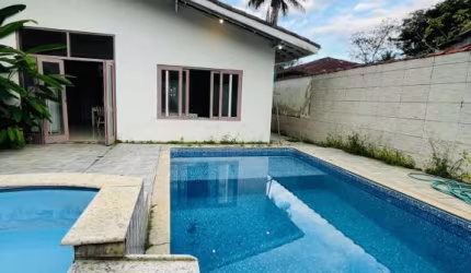 Casa com 4 dormitórios em condomínio fechado