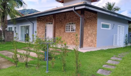 Casa  dos sonhos em condomínio fechado no Ubatuba Country