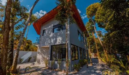 Excelente Casa mobiliada com 4 suítes no bairro Prumirim em Ubatuba.