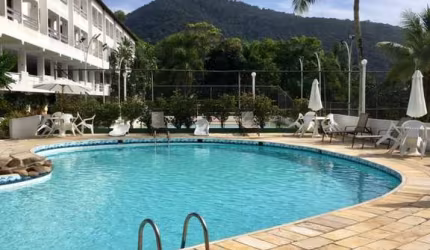 Apartamento com 02 dormitórios, sendo 01 suíte, em empreendimento com lazer completo ! e vista para o mar.
