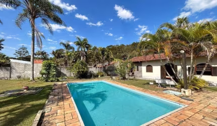 Casa com 3 dormitórios à venda, 300 m² por R$ 990.000 - Parque Jardim da Serra - Juiz de Fora/MG