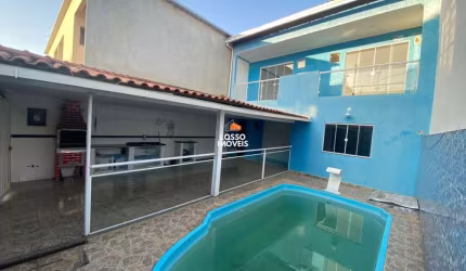 CASA COM 3QTS, PISCINA E CHURRASQUEIRA - CONDOMÍNIO FECHADO