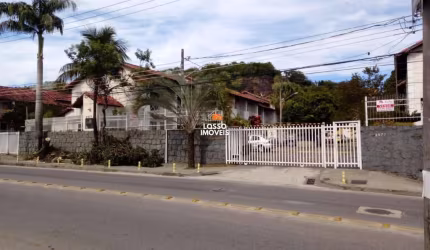 Imóvel em Condomínio: Casa com Área de Lazer e Portaria 24hs em Campo Grande, RJ