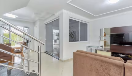 Encantador Sobrado Triplex com Quintal e Espaço Gourmet