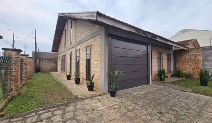 Casa conceitual rústica à venda, 165 m² por R$ 650.000 - Pinheirinho - Curitiba/PR