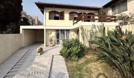 CASA 3 QUARTOS NO CABRAL