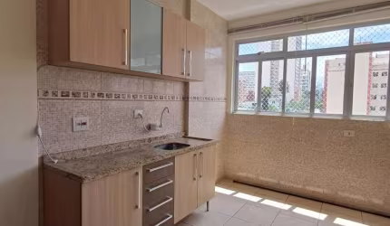 Excelente apartamento, 3 dormitórios, ensolarado, garagem livre, 5º andar, ótima localização, reformado.