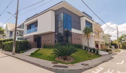 CASA NO CONDOMÍNIO PLAZA MADRID - NEOVILLE - 4 SUÍTES - 5 VAGAS DE GARAGEM 