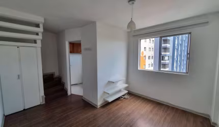 Apartamento com 2 dormitórios para alugar, 43 m² por R$ 1.590/mês - Cristo Rei - Curitiba/PR