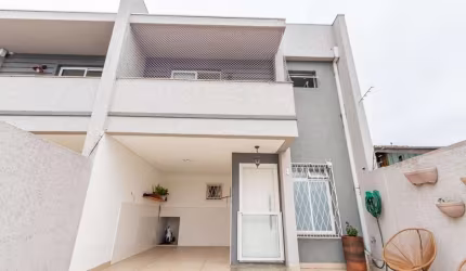Sobrado com 3 dormitórios à venda, 110 m² por R$ 535.000,00 - Uberaba - Curitiba/PR
