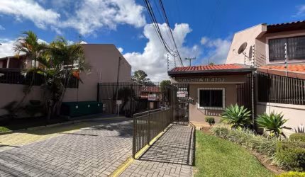 Sobrado para Venda em Curitiba, Boqueirão, 3 dormitórios, 2 banheiros, 2 vagas
