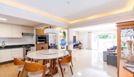 Sobrado 3 quartos à venda com piscina Vem com tudo 100% mobiliado! 180 m² por R$ 1.390.000 - Campo Comprido - Curitiba/PR