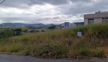 Lote de 220 m² no Parque Pousada
