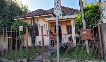 Casa com 3 quartos à venda na Rua General Gomes Carneiro, 316, Medianeira, Porto Alegre por R$ 550.000