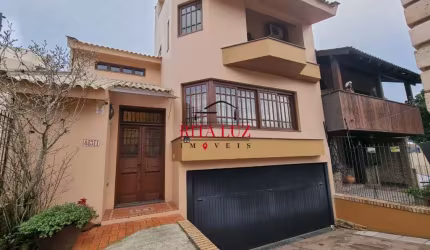 Casa em condomínio fechado com 3 quartos à venda na Rua Martim Minaberry, 431, Partenon, Porto Alegre por R$ 687.000