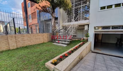 Casa comercial à venda na Avenida da Azenha, 1525, Azenha, Porto Alegre por R$ 1.190.000