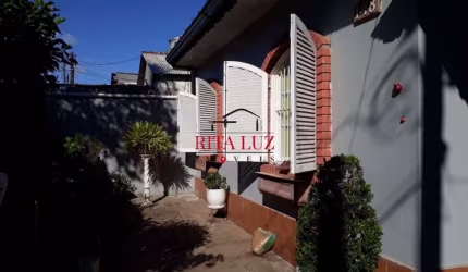 Casa com 3 quartos à venda na Rua Bernardo Guimarães, 148, Partenon, Porto Alegre por R$ 530.000