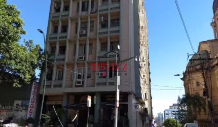 Apartamento com 3 quartos à venda na Rua Duque de Caxias, 1191, Centro, Porto Alegre por R$ 668.000