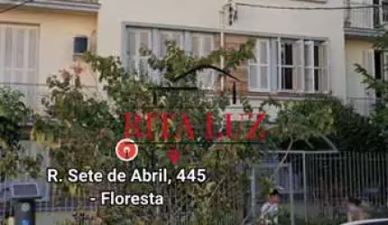 Apartamento com 3 quartos à venda na Rua Sete de Abril, 445, Floresta, Porto Alegre por R$ 300.000