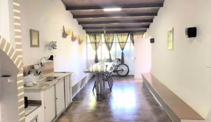 Venda Casa ao lado Clube Uirapurú, Jundiaí - SP  3 quartos (1 suíte ) 2 banheiros, lavabo, cozinha integrada,  Financia !   281 A.C   1.264m² A.T