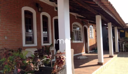 Vende se 2 casas no mesmo terreno na Vila Espéria - Retiro - Jundiaí  SP  ótima localização, 357. AT. 2 vagas , Oportunidade !!!