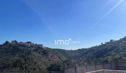 Vende se Chácara no Saint James 2  com 1150m² A.T. 200m² A.C. 2 Quartos sendo 1 Suíte, Piscina, Quintal, Churrasqueira, não financia, oportunidade !!!