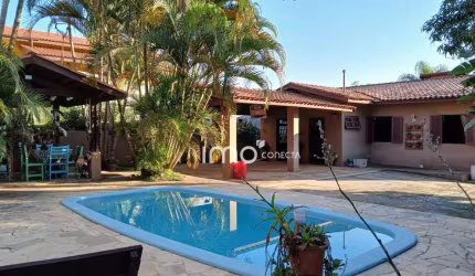 Vende se Chácara no Engordadouro ao lado do Cond Chácara Pai Jacó, 3 quartos, 3 salas, 3 vagas, piscina, avalia permuta até 400.000 em Jundiaí  !
