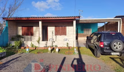 Cidreira - Casa em alvenaria com 3 dormitórios 1 suíte a 250m do mar, aceita sítio
