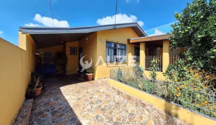 Casa na melhor localização do Bairro Alto, com amplo terreno.