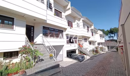 Sobrado Quadruplex com Ático Ensolarado em Condomínio em região nobre e residencial do Jardim Socia