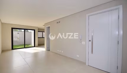 Triplex com área externa no Ecoville, próximo a Saint German