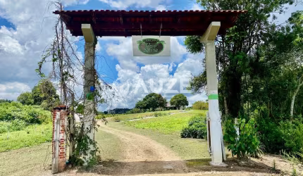 Chácara à Venda com 3 Casas Construídas e Salão de Eventos -com  60.545 m² Total em São José dos Pi