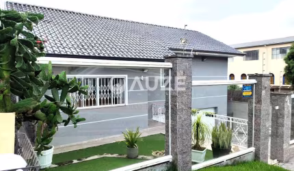 CASA TERREA, IMPECAVEL COM 3 QUARTOS  SENDO 1 SUITE- REFORMADA COM PROJETO DE INTERIORES ALTO PADRA