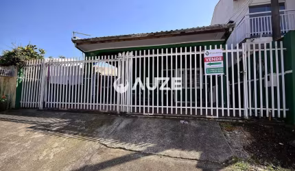 Aceita Financiamento! Casa averbada com 160m² de área construída pertinho de todo o comércio, escol