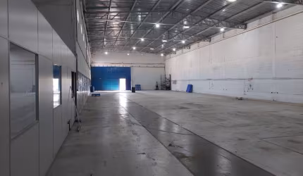 Excelente galpãp industrial e comercial no bairro Quinta das Frutas em Taubaté