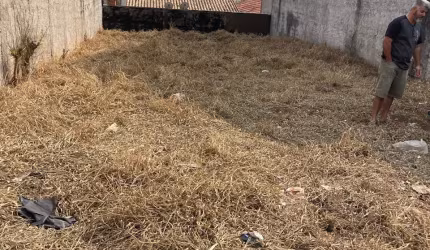 Ótimo Terreno plano no bairro do Estoril em Taubaté, medindo 10x25 = 250m².